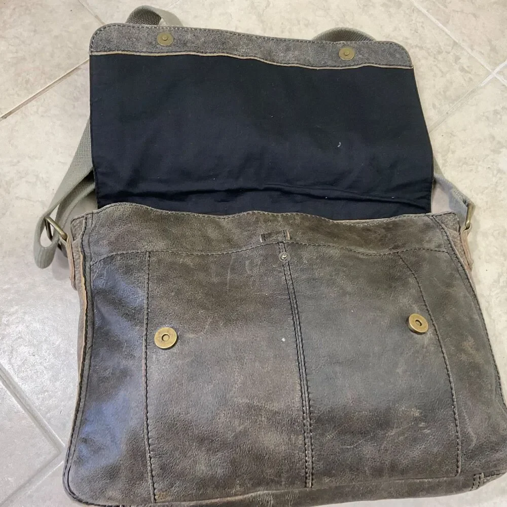 Vintage Black Rivet Wilson’s Leather Distressed Messenger Bag Large Laptop